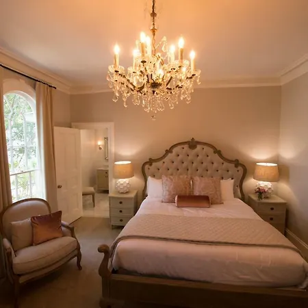 Serenity Inn Tour de Newport Extérieur photo