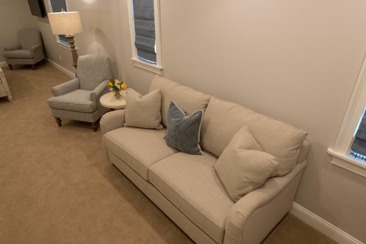 Serenity 4* Newport
